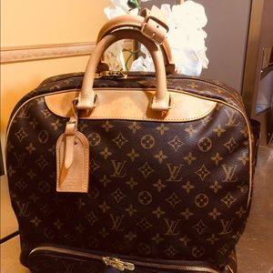 ‼️SOLD‼️ Louis Vuitton Evasion